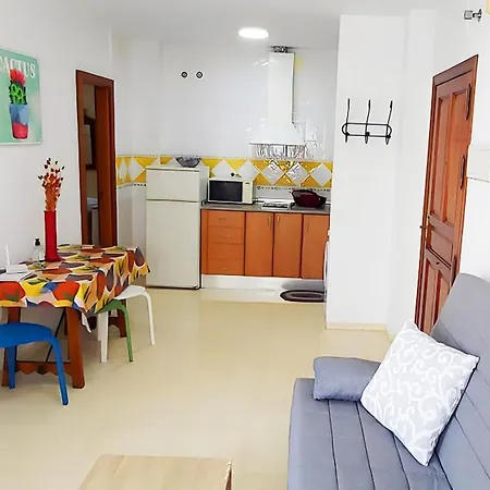 Familias Parejas Apartment *